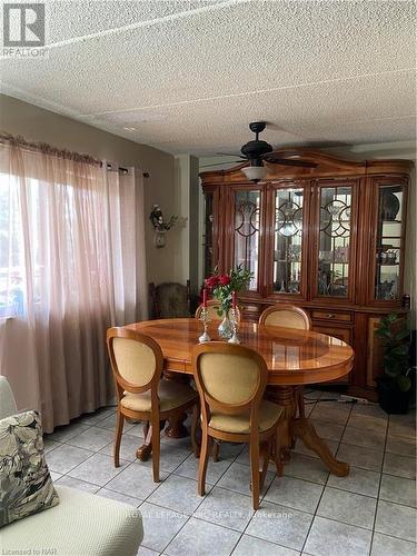 407 - 198 Scott Street, St. Catharines (446 - Fairview), ON - Indoor Photo Showing Dining Room