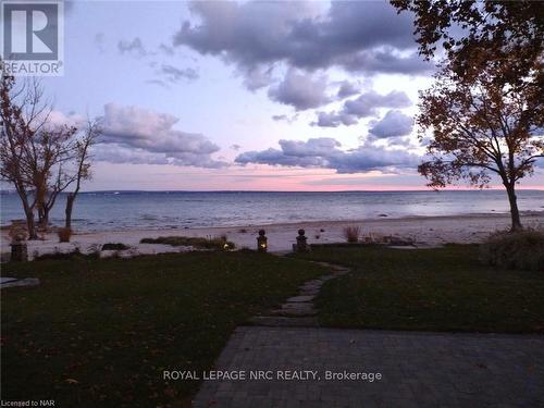 899 Edgemere Road, Fort Erie (334 - Crescent Park), ON - Outdoor With Body Of Water With View