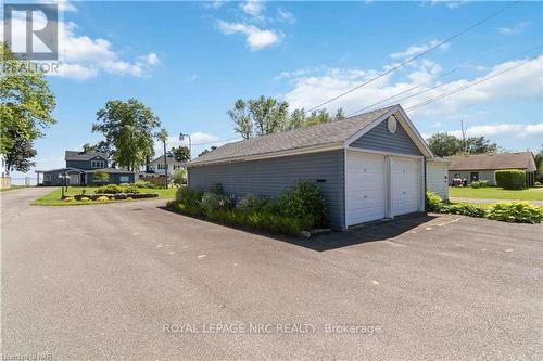 899 Edgemere Road, Fort Erie (334 - Crescent Park), ON - Outdoor