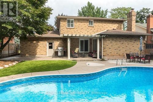 46 Millbridge Cres Crescent, Pelham (662 - Fonthill), ON - Outdoor With In Ground Pool With Deck Patio Veranda