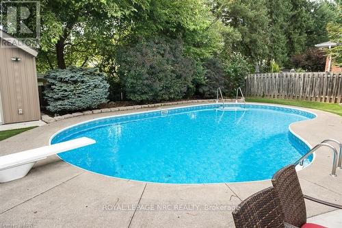 46 Millbridge Cres Crescent, Pelham (662 - Fonthill), ON - Outdoor With In Ground Pool With Deck Patio Veranda With Backyard