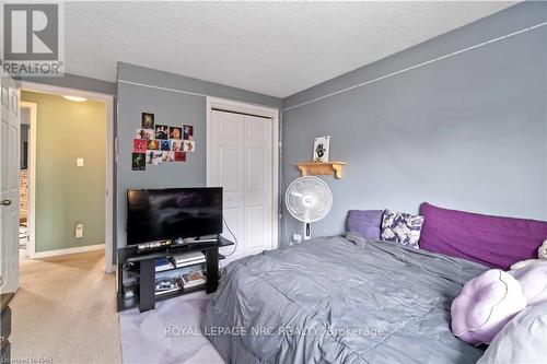 57 Bayview Drive, Grimsby (540 - Grimsby Beach), ON - Indoor Photo Showing Bedroom