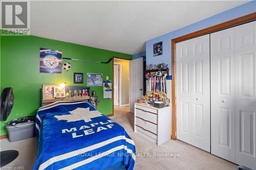 57 Bayview Drive, Grimsby (540 - Grimsby Beach), ON - Indoor Photo Showing Bedroom