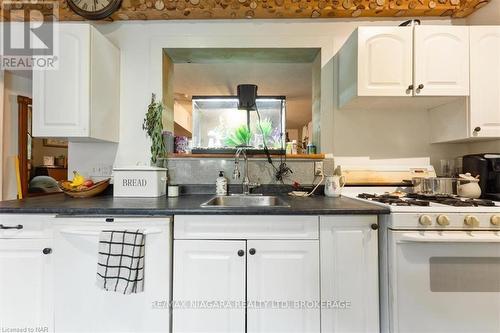 107 Queen St Street, Haldimand County, ON - Indoor Photo Showing Kitchen