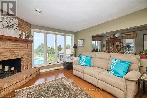 1750 York Road, Niagara-On-The-Lake (106 - Queenston), ON - Indoor Photo Showing Living Room With Fireplace