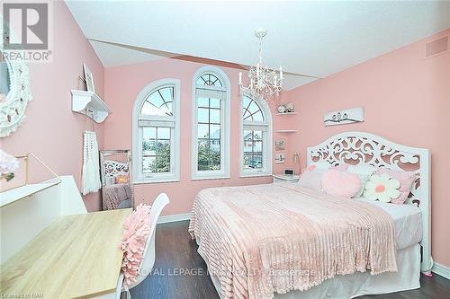 68 Welstead Drive, St. Catharines (462 - Rykert/Vansickle), ON - Indoor Photo Showing Bedroom