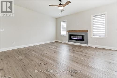 64 Hickory Court, Port Colborne, ON - Indoor Photo Showing Living Room With Fireplace