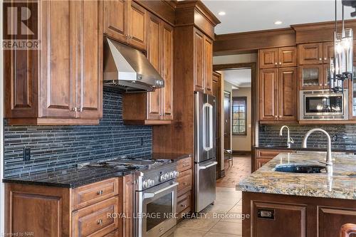 61830 Regional Road 27, Wainfleet (879 - Marshville/Winger), ON - Indoor Photo Showing Kitchen With Upgraded Kitchen