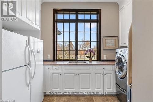 61830 Regional Road 27, Wainfleet (879 - Marshville/Winger), ON - Indoor Photo Showing Laundry Room