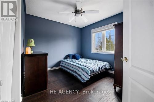 32 Glenwood Parkway, Welland (774 - Dain City), ON - Indoor Photo Showing Bedroom