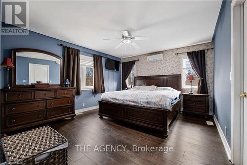 32 Glenwood Parkway, Welland (774 - Dain City), ON - Indoor Photo Showing Bedroom