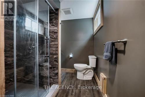 32 Glenwood Parkway, Welland (774 - Dain City), ON - Indoor Photo Showing Bathroom