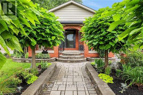 6835 Wills Street, Niagara Falls (206 - Stamford), ON - Outdoor With Deck Patio Veranda