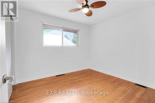 6835 Wills Street, Niagara Falls (206 - Stamford), ON - Indoor Photo Showing Other Room