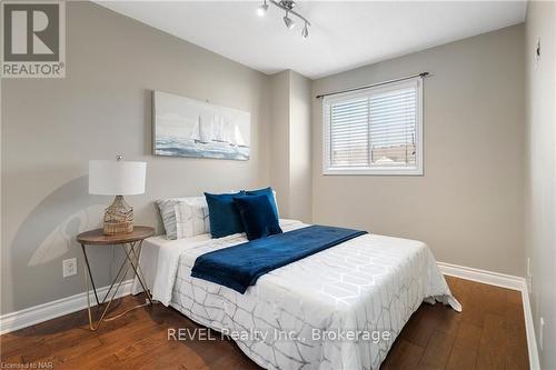 29 - 8136 Coventry Road, Niagara Falls (218 - West Wood), ON - Indoor Photo Showing Bedroom