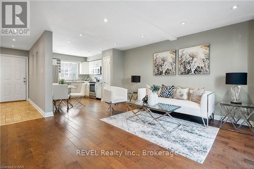 29 - 8136 Coventry Road, Niagara Falls (218 - West Wood), ON - Indoor Photo Showing Living Room