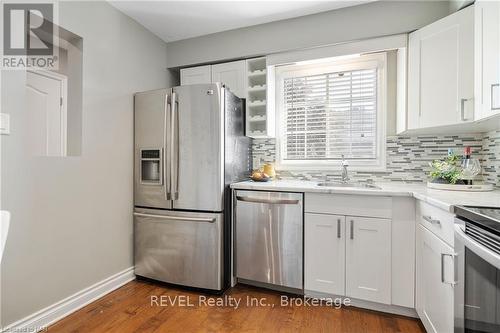 29 - 8136 Coventry Road, Niagara Falls (218 - West Wood), ON - Indoor Photo Showing Kitchen With Upgraded Kitchen