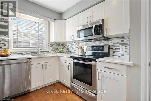 29 - 8136 Coventry Road, Niagara Falls (218 - West Wood), ON - Indoor Photo Showing Kitchen With Upgraded Kitchen