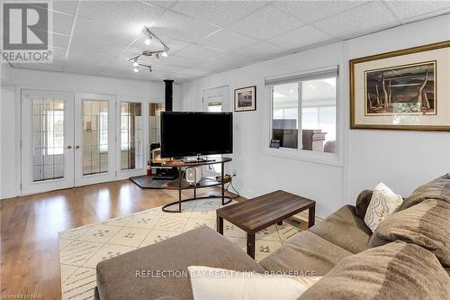 365 Ashwood Avenue, Fort Erie (337 - Crystal Beach), ON - Indoor Photo Showing Living Room