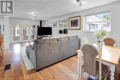 365 Ashwood Avenue, Fort Erie (337 - Crystal Beach), ON - Indoor Photo Showing Living Room