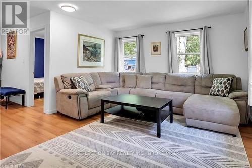 365 Ashwood Avenue, Fort Erie (337 - Crystal Beach), ON - Indoor Photo Showing Living Room