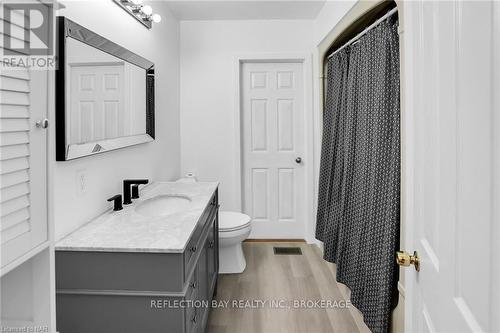 365 Ashwood Avenue, Fort Erie (337 - Crystal Beach), ON - Indoor Photo Showing Bathroom