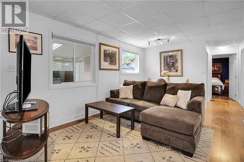 365 Ashwood Avenue, Fort Erie (337 - Crystal Beach), ON - Indoor Photo Showing Living Room