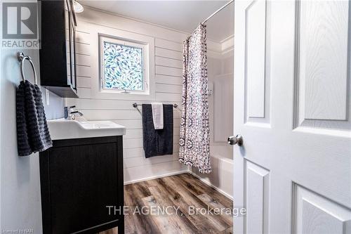 2540 Airline Street Street, Fort Erie (328 - Stevensville), ON - Indoor Photo Showing Bathroom