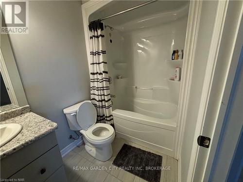 Lower - 34 Bounty Avenue, Thorold (560 - Rolling Meadows), ON - Indoor Photo Showing Bathroom