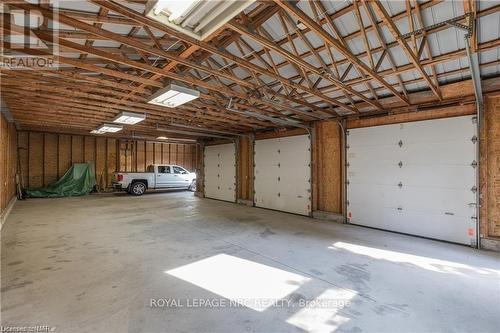 1613G Lookout Street, Pelham (662 - Fonthill), ON - Indoor Photo Showing Garage