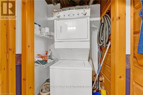 8 Four Mile Creek Road, Niagara-On-The-Lake (105 - St. Davids), ON - Indoor Photo Showing Laundry Room