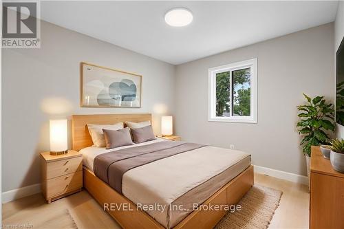 1 Thornton Street, St. Catharines (455 - Secord Woods), ON - Indoor Photo Showing Bedroom