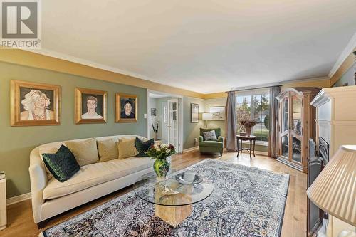 5 Erinlea Court, Ottawa, ON - Indoor Photo Showing Living Room