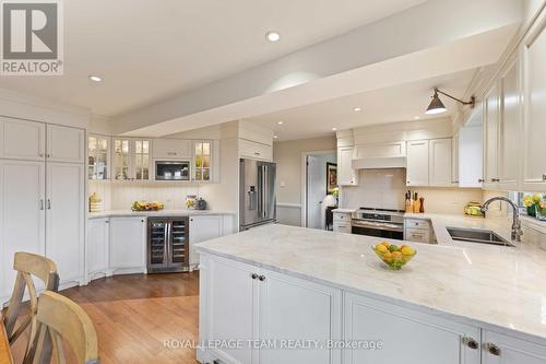 5 Erinlea Court, Ottawa, ON - Indoor Photo Showing Kitchen With Double Sink With Upgraded Kitchen