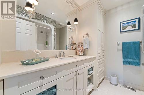 5 Erinlea Court, Ottawa, ON - Indoor Photo Showing Bathroom