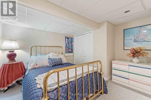 5 Erinlea Court, Ottawa, ON - Indoor Photo Showing Bedroom