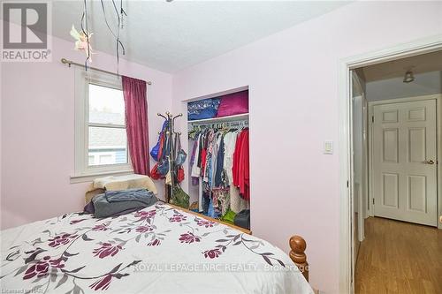 725 South Pelham Road, Welland (770 - West Welland), ON - Indoor Photo Showing Bedroom