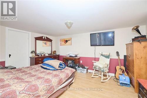 725 South Pelham Road, Welland (770 - West Welland), ON - Indoor Photo Showing Bedroom