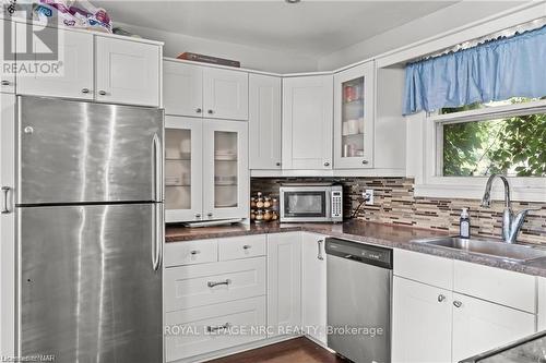 79 Powerview Avenue, St. Catharines (458 - Western Hill), ON - Indoor Photo Showing Kitchen