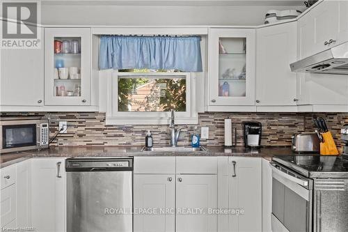 79 Powerview Avenue, St. Catharines (458 - Western Hill), ON - Indoor Photo Showing Kitchen