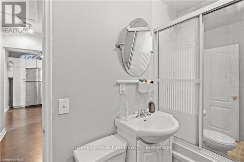 79 Powerview Avenue, St. Catharines (458 - Western Hill), ON - Indoor Photo Showing Bathroom