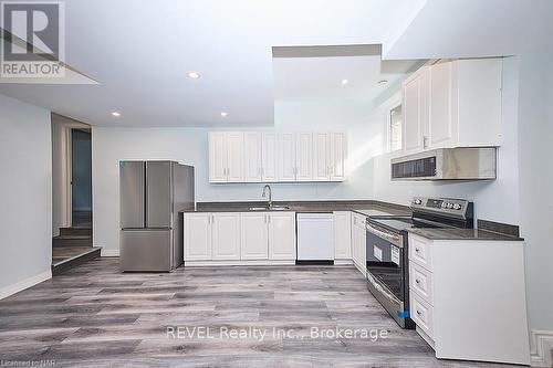 491 Geneva Street, St. Catharines (443 - Lakeport), ON - Indoor Photo Showing Kitchen