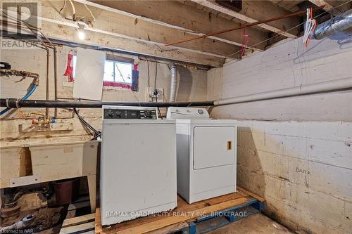 90 First Street, Welland (773 - Lincoln/Crowland), ON - Indoor Photo Showing Laundry Room