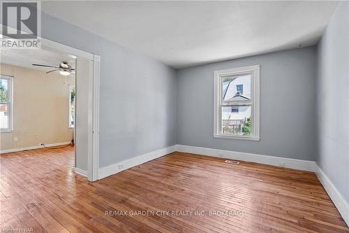 90 First Street, Welland (773 - Lincoln/Crowland), ON - Indoor Photo Showing Other Room