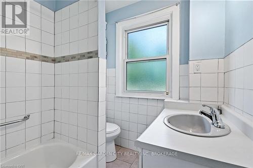 90 First Street, Welland (773 - Lincoln/Crowland), ON - Indoor Photo Showing Bathroom