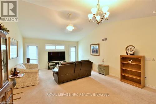 39 - 605 Welland Avenue, St. Catharines (444 - Carlton/Bunting), ON - Indoor Photo Showing Living Room