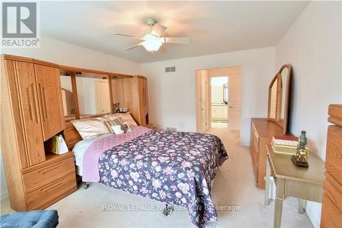 39 - 605 Welland Avenue, St. Catharines (444 - Carlton/Bunting), ON - Indoor Photo Showing Bedroom