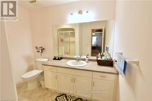 39 - 605 Welland Avenue, St. Catharines (444 - Carlton/Bunting), ON - Indoor Photo Showing Bathroom