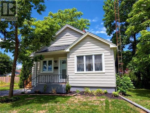 43 B Grandview Drive, St. Catharines (436 - Port Weller), ON - Outdoor With Deck Patio Veranda With Facade