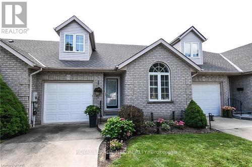 32 Stonegate Place, Pelham (662 - Fonthill), ON - Outdoor With Facade